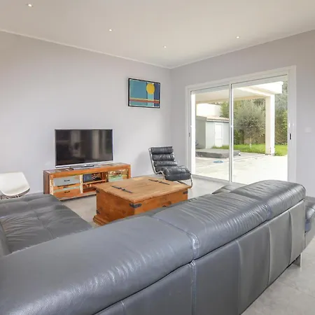 4 Bedroom Beautiful In Florent Saint-Florent (Corsica)