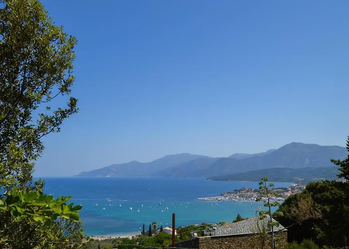 4 Bedroom Beautiful In Florent Сasa de vacaciones Saint-Florent (Corsica)