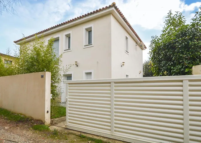Сasa de vacaciones 4 Bedroom Beautiful In Florent Saint-Florent (Corsica)