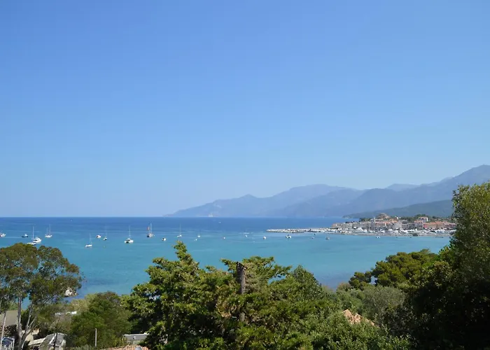 Сasa de vacaciones 4 Bedroom Beautiful In Florent Saint-Florent (Corsica)