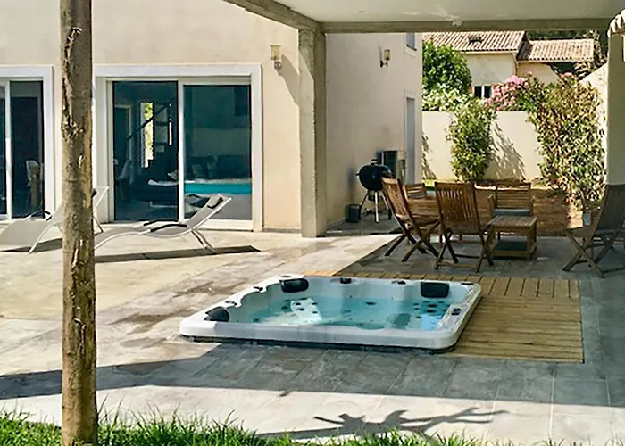4 Bedroom Beautiful In Florent *